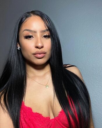 Lesley Dayana