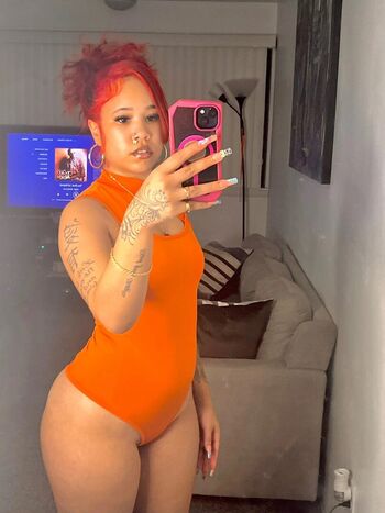 _thagirldaee